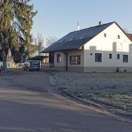 Penzion&Pizzerie U Massima Vyškov Eksteriør billede