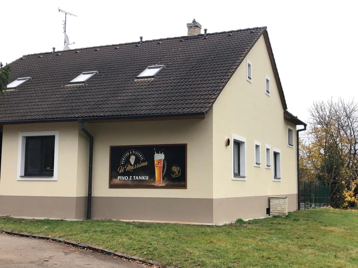 Penzion&Pizzerie U Massima Vyškov Eksteriør billede